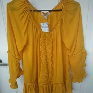 Beautiful Peasant Top/Brand New with Tags (Medium)